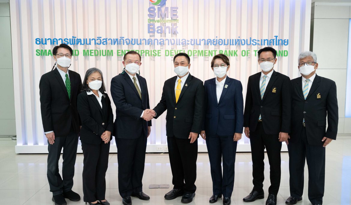 SAM ผู้เชี่ยวชาญบริหารจัดการหนี้มืออาชีพ จับมือ ธพว. ธนาคารเพื่อเอสเอ็มอีไทย ลงนามบันทึกความเข้าใจเพื่อความร่วมมือทางธุรกิจ ในรูปแบบ “G To G” ช่วยแก้ปัญหาให้ผู้ประกอบการเอสเอ็มอีกลุ่มหนี้ด้อยคุณภาพ  พร้อมจัดเตรียมบริการ “เติมทุนคู่พัฒนา” สร้างโอกาสใหม่พลิกฟื้นธุรกิจ และเข้าถึงแหล่งทุนได้อีกครั้ง
