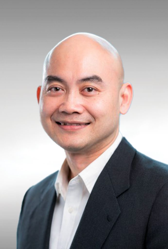 นายพงศธร แท่นประมูล