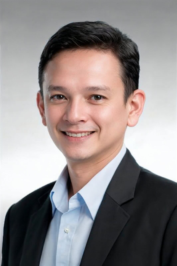 Mr.Chawalit Poonpiphat